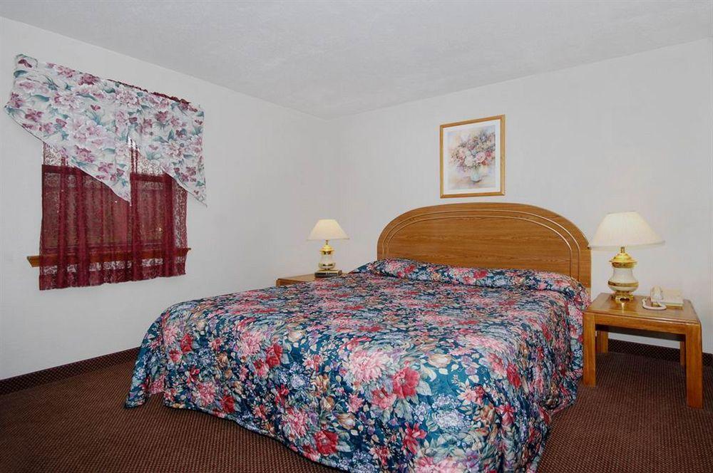Oak Hill Inn And Suites Tahlequah Exterior foto