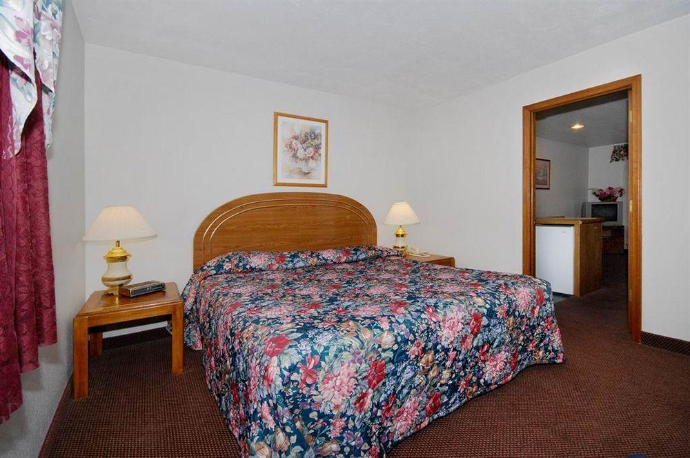 Oak Hill Inn And Suites Tahlequah Exterior foto