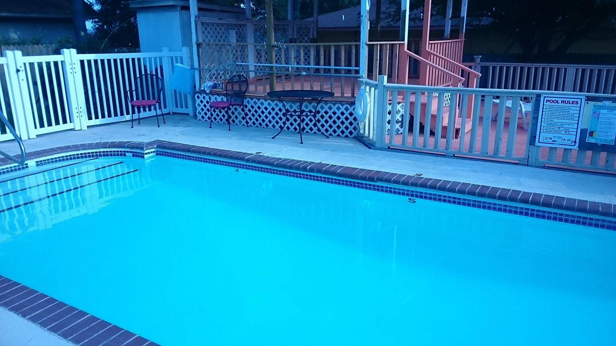 Oak Hill Inn And Suites Tahlequah Exterior foto